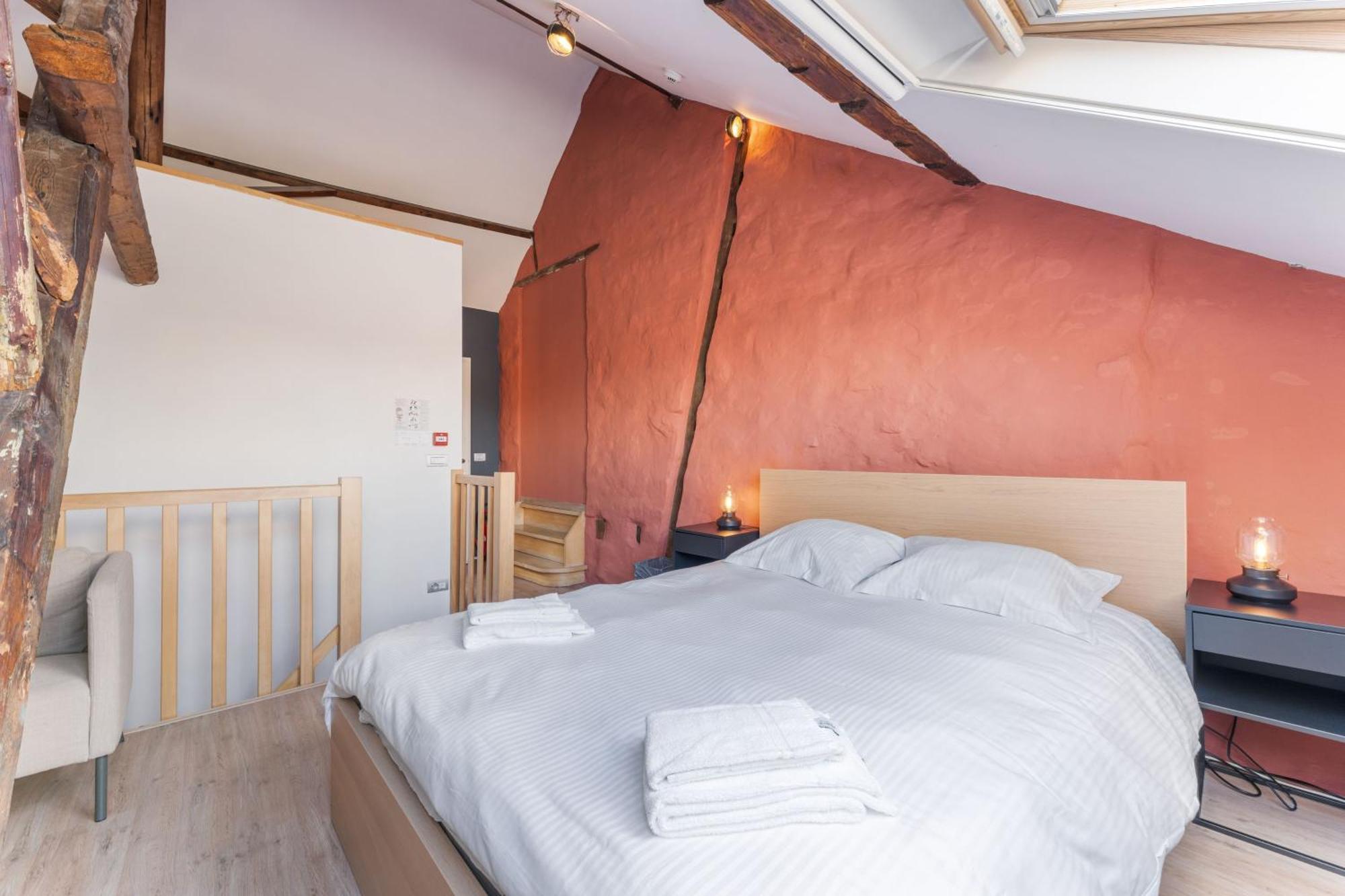 Lake Suites Bed & Breakfast