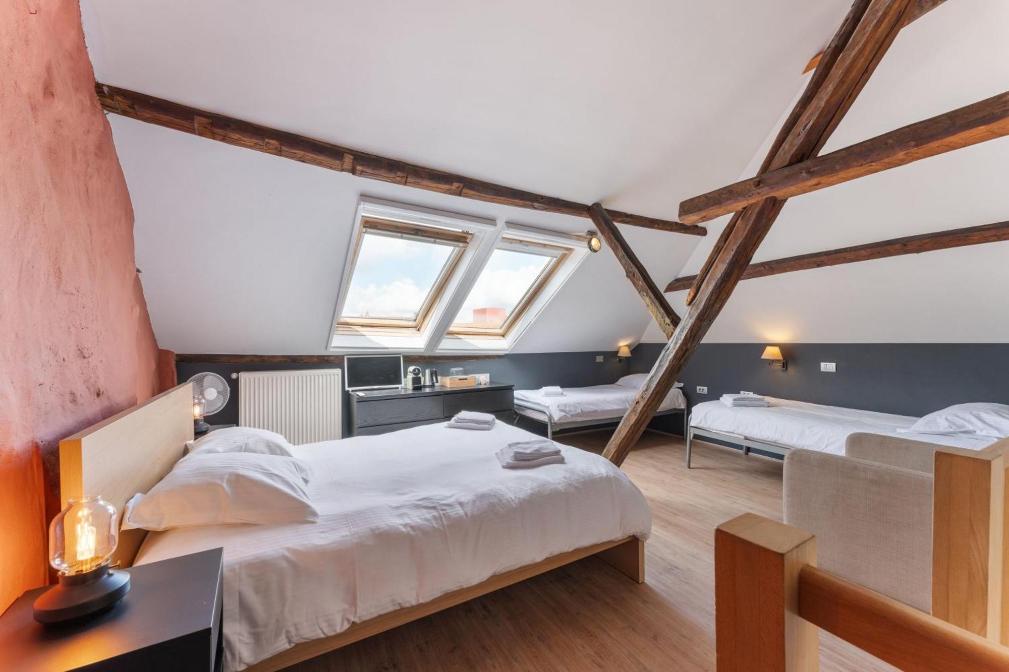 Lake Suites Bed & Breakfast 3*