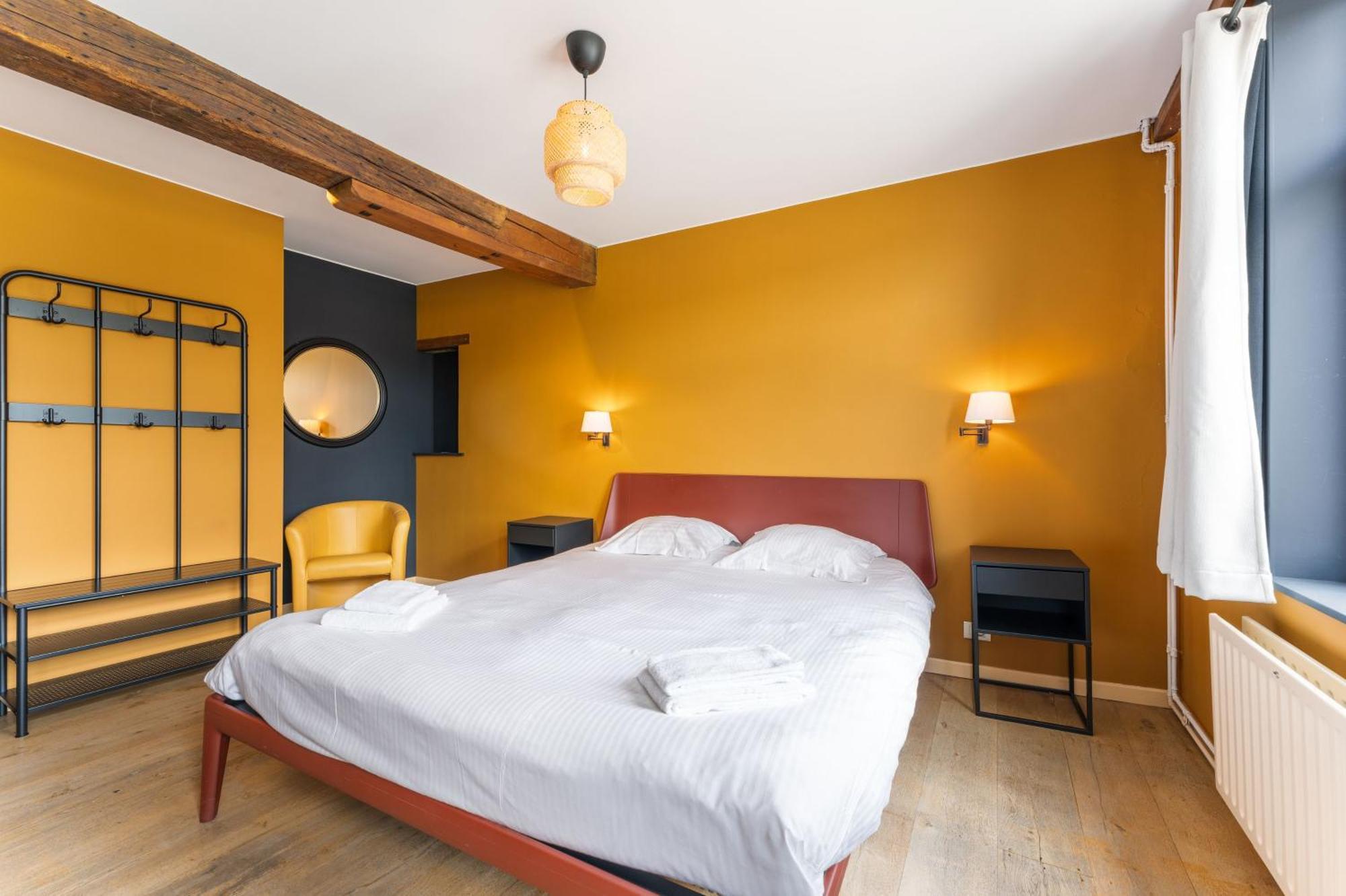 Lake Suites Bed & Breakfast 3*